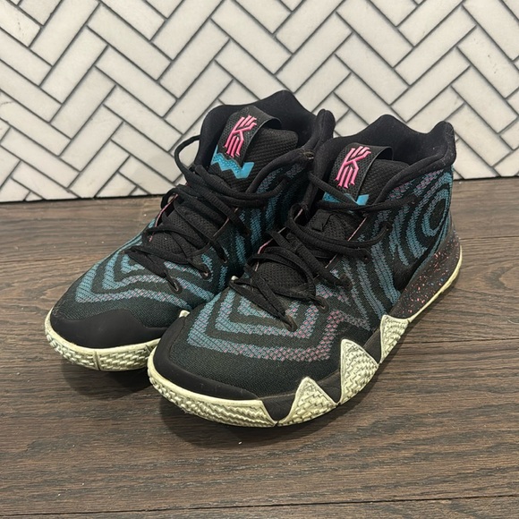 Nike Other - Kyrie 4
